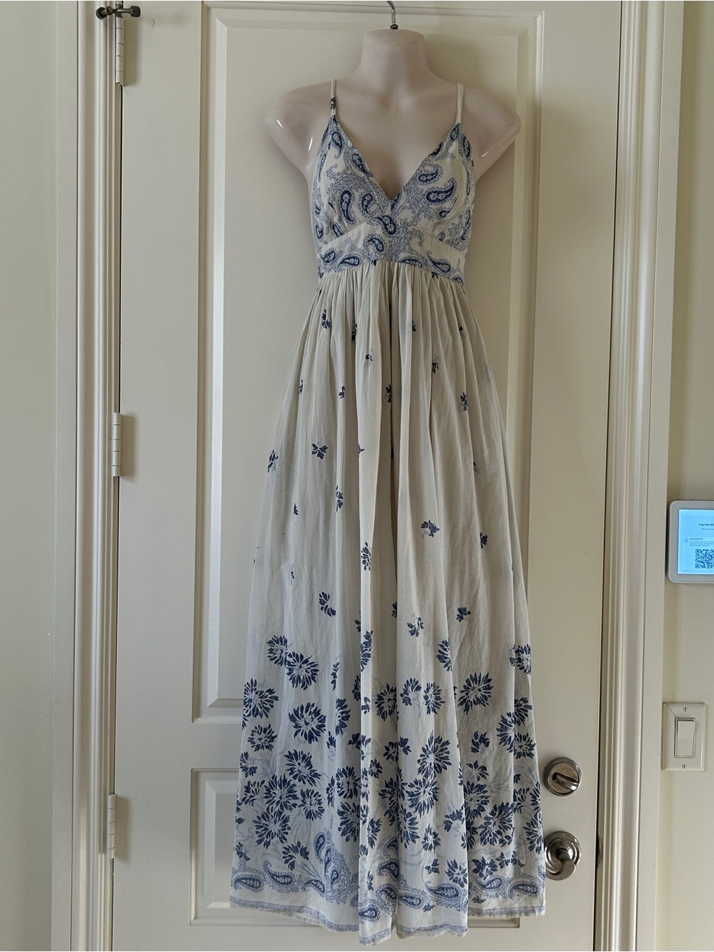 GAP Romantic White And Blue Floral Cotton Maxi Dress With Pockets, Size S, EUC